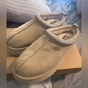 UGG Tazz slippers